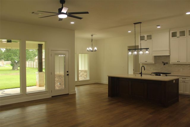 109 Gadwall Drive, Clute, TX 77531