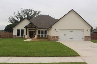 109 Gadwall Drive, Clute, TX 77531