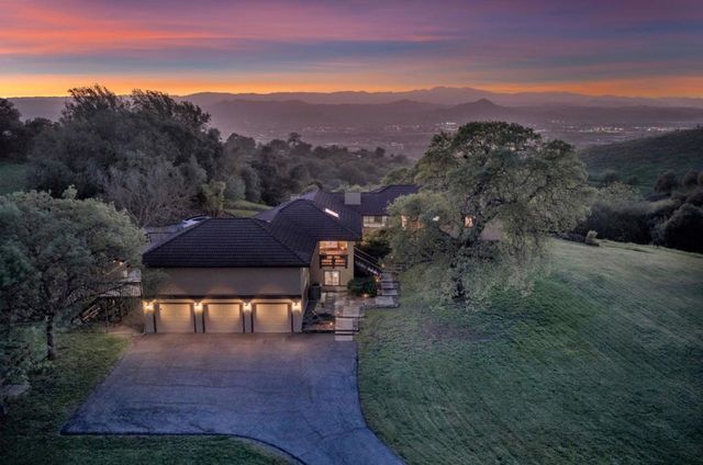 3270 Paseo Vista Avenue, San Martin, CA 95046