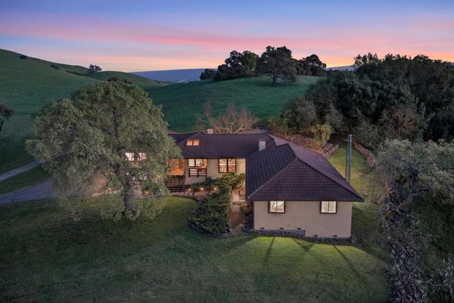 3270 Paseo Vista Avenue, San Martin, CA 95046