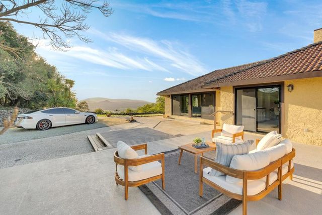 3270 Paseo Vista Avenue, San Martin, CA 95046