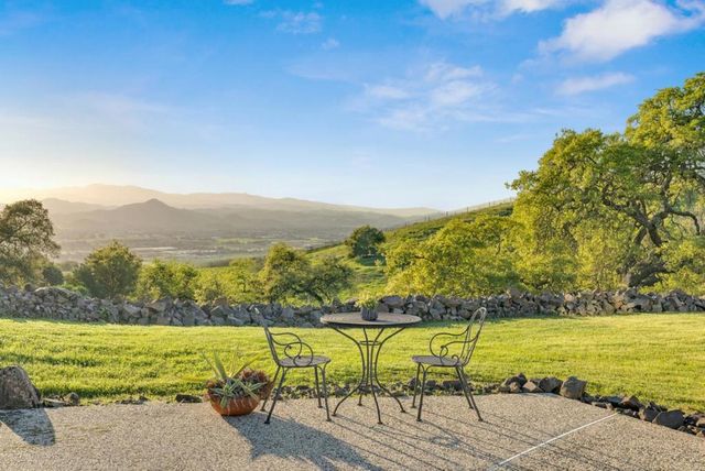 3270 Paseo Vista Avenue, San Martin, CA 95046