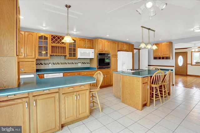 700 TRIMBLE BLVD, Brookhaven, PA 19015