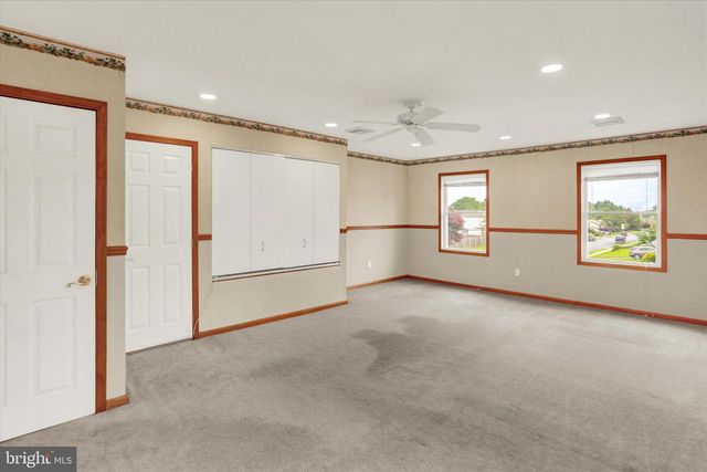 700 TRIMBLE BLVD, Brookhaven, PA 19015