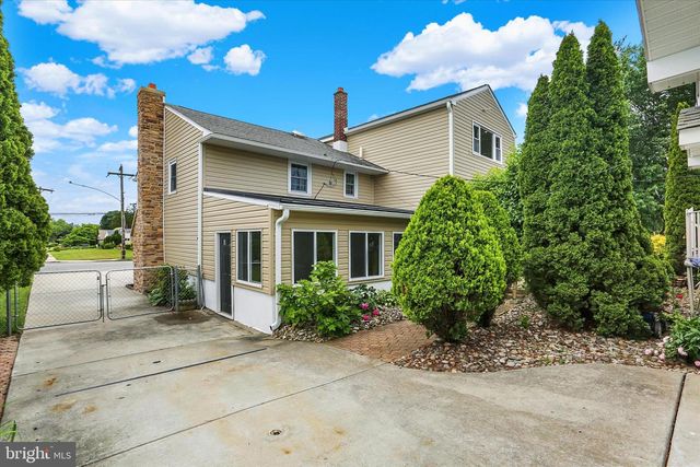 700 TRIMBLE BLVD, Brookhaven, PA 19015
