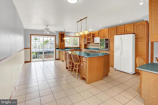 700 TRIMBLE BLVD, Brookhaven, PA 19015