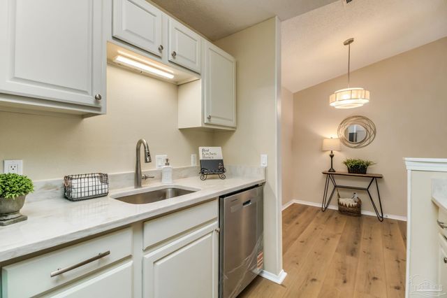 2201 Scenic Hwy C-5, Pensacola, FL 32503