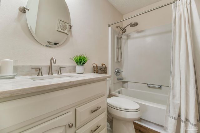 2201 Scenic Hwy C-5, Pensacola, FL 32503