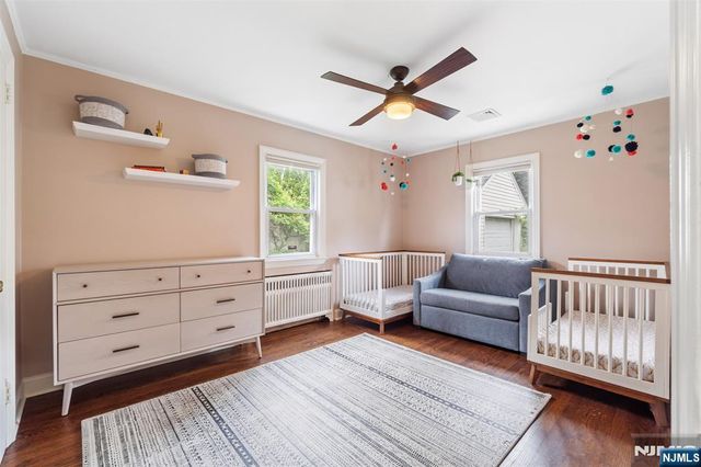 37 Golf Court, Teaneck, NJ 07666