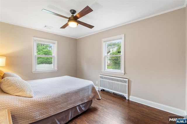 37 Golf Court, Teaneck, NJ 07666