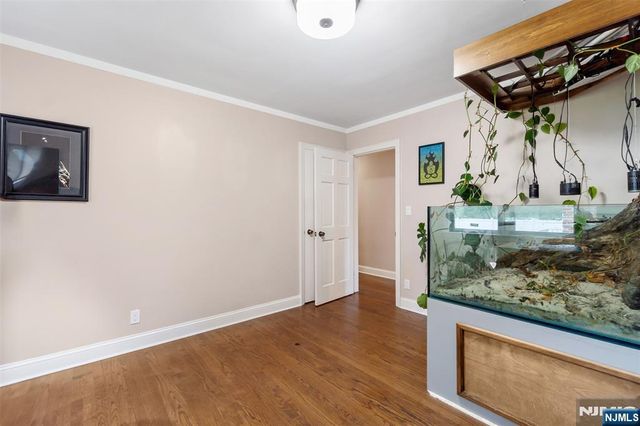 37 Golf Court, Teaneck, NJ 07666
