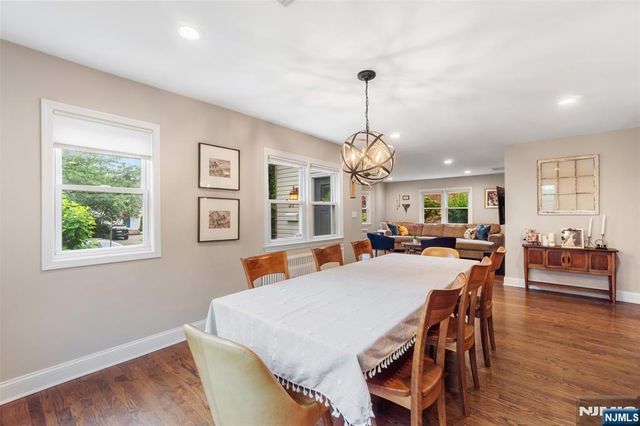 37 Golf Court, Teaneck, NJ 07666