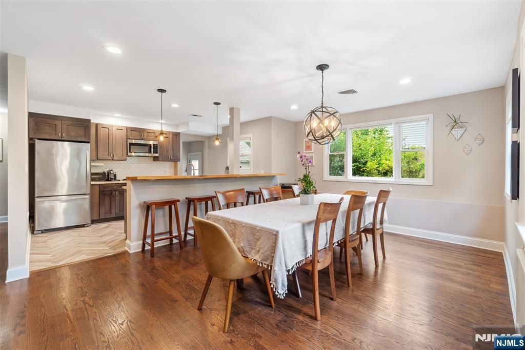 37 Golf Court, Teaneck, NJ 07666