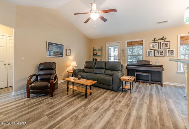 419 N Culverton Road, Winnabow, NC 28479
