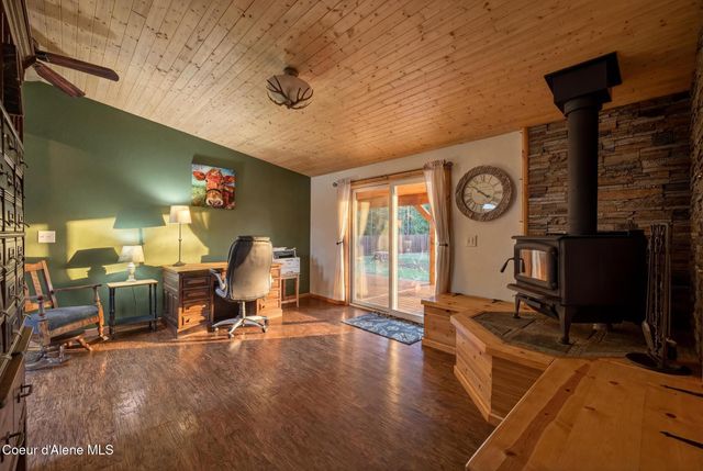 415 Hummingbird DR, Sandpoint, ID 83864