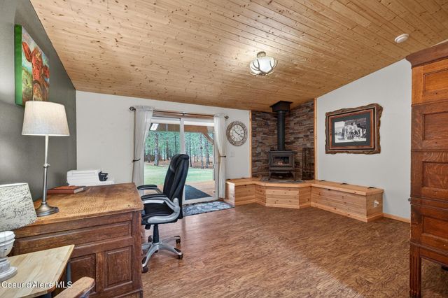 415 Hummingbird DR, Sandpoint, ID 83864