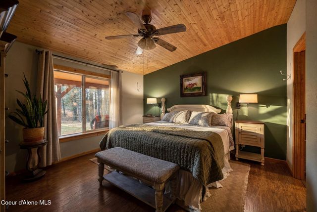 415 Hummingbird DR, Sandpoint, ID 83864