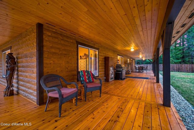 415 Hummingbird DR, Sandpoint, ID 83864