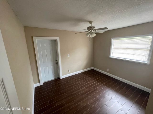 2226 LEON Road, Jacksonville, FL 32246