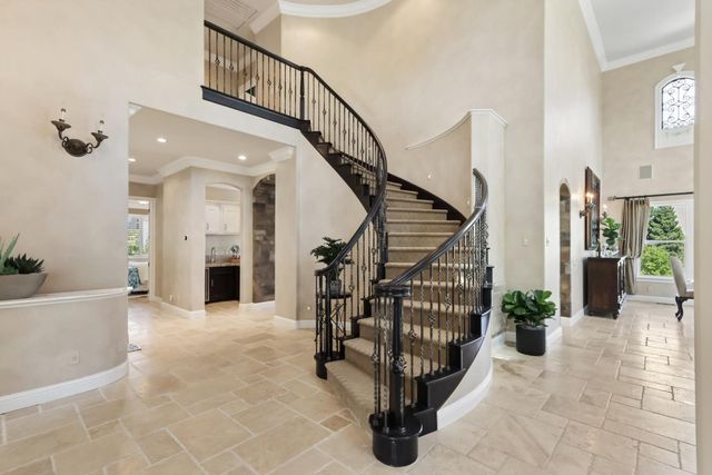 200 American River Canyon Dr, Folsom, CA 95630