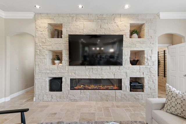 200 American River Canyon Dr, Folsom, CA 95630