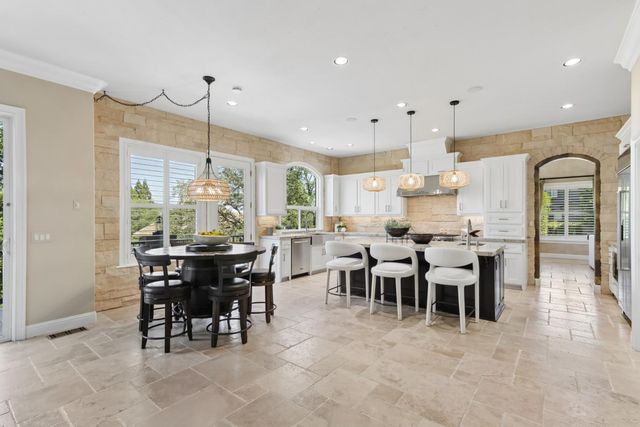 200 American River Canyon Dr, Folsom, CA 95630