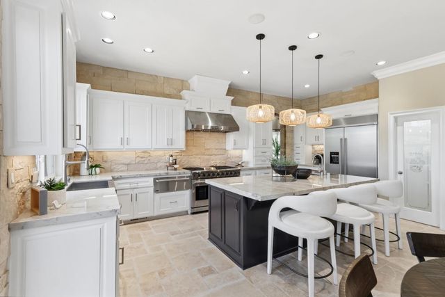 200 American River Canyon Dr, Folsom, CA 95630
