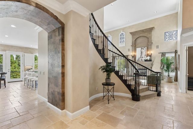 200 American River Canyon Dr, Folsom, CA 95630