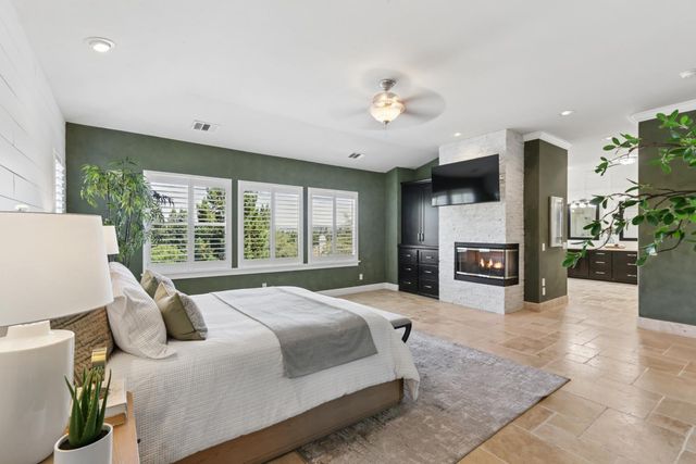200 American River Canyon Dr, Folsom, CA 95630