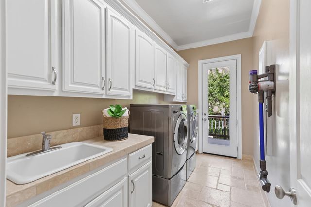 200 American River Canyon Dr, Folsom, CA 95630