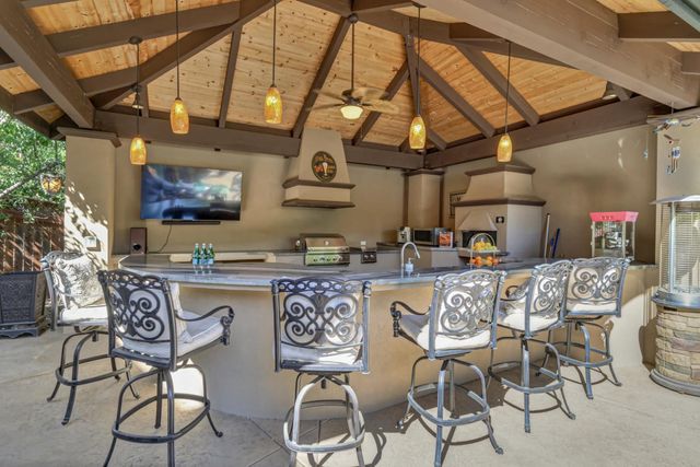 200 American River Canyon Dr, Folsom, CA 95630