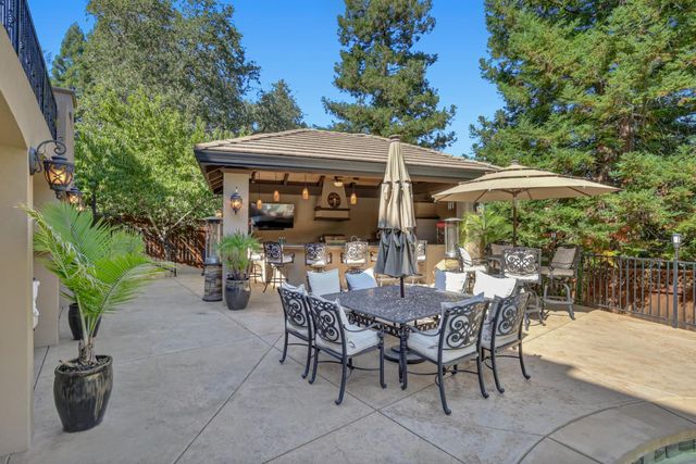 200 American River Canyon Dr, Folsom, CA 95630