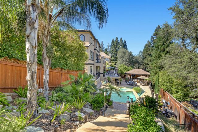 200 American River Canyon Dr, Folsom, CA 95630