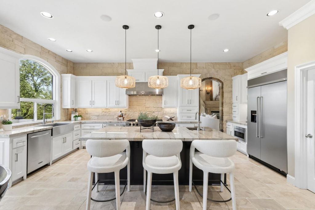 200 American River Canyon Dr, Folsom, CA 95630