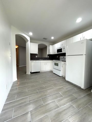 1007 Arezzo Circle, Boynton Beach, FL 33436