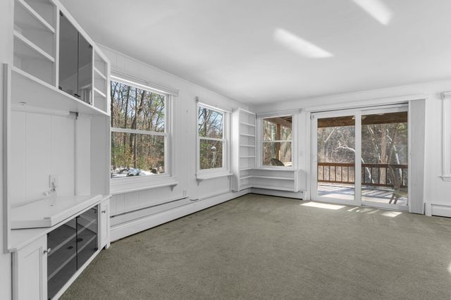 12 Fairway Drive, Amherst, NH 03031