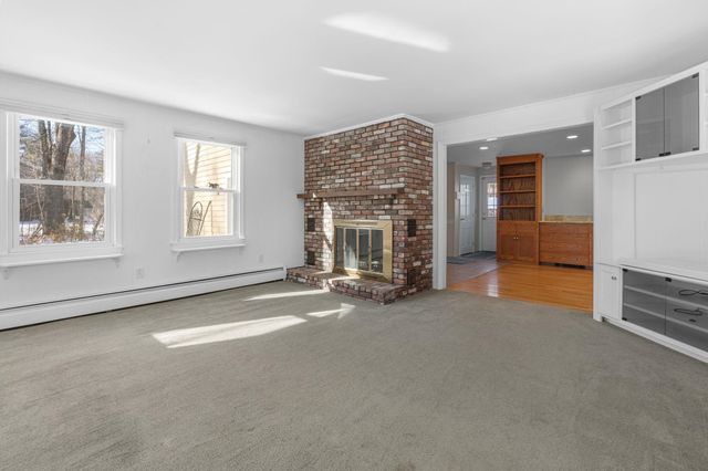 12 Fairway Drive, Amherst, NH 03031