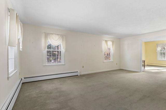 12 Fairway Drive, Amherst, NH 03031