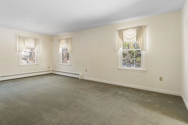 12 Fairway Drive, Amherst, NH 03031