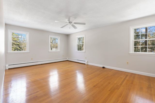 12 Fairway Drive, Amherst, NH 03031