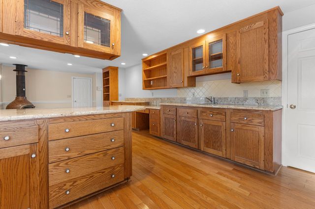 12 Fairway Drive, Amherst, NH 03031