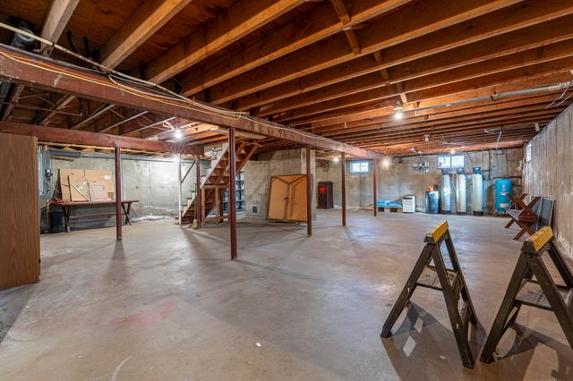 12 Fairway Drive, Amherst, NH 03031