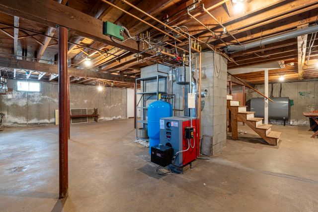 12 Fairway Drive, Amherst, NH 03031