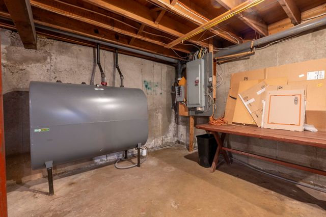 12 Fairway Drive, Amherst, NH 03031