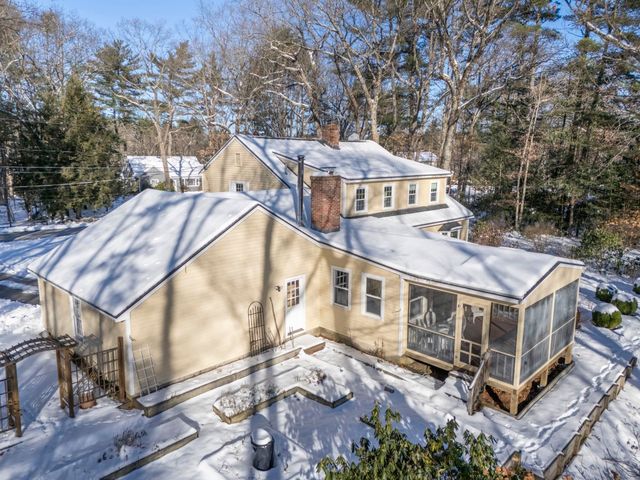 12 Fairway Drive, Amherst, NH 03031