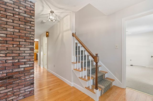 12 Fairway Drive, Amherst, NH 03031