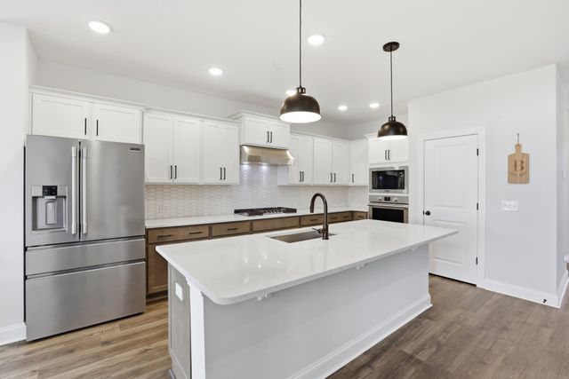 514 Stinson Ct, White House, TN 37188