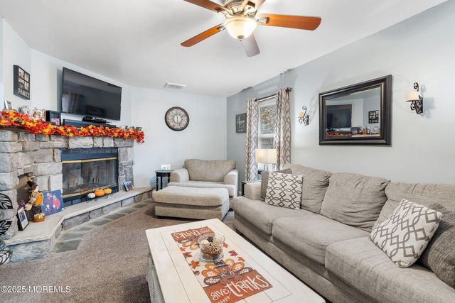 46 Spruce Street, Beachwood, NJ 08722