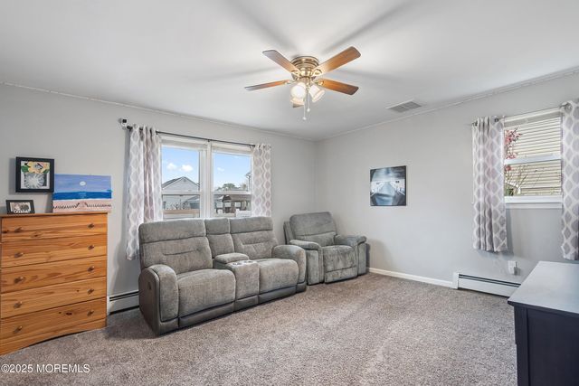 46 Spruce Street, Beachwood, NJ 08722