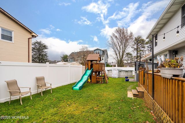 46 Spruce Street, Beachwood, NJ 08722